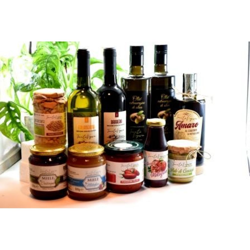 Cesto regalo3 - Olio EVO, vino, miele e conserve di verdure